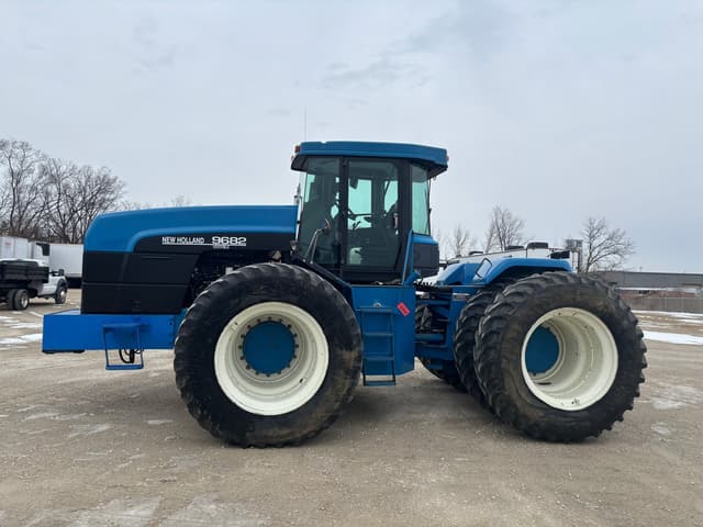 Image of New Holland 9682 equipment image 1