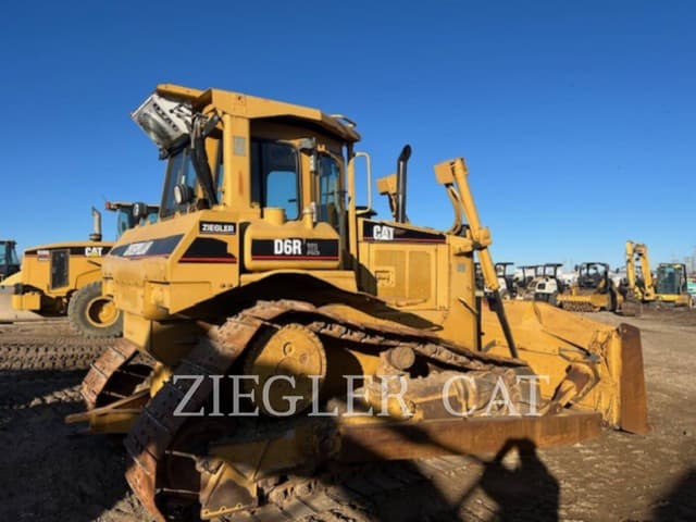 Image of Caterpillar D6R equipment image 2