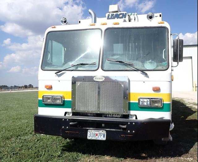 Image of Peterbilt 320 equipment image 2