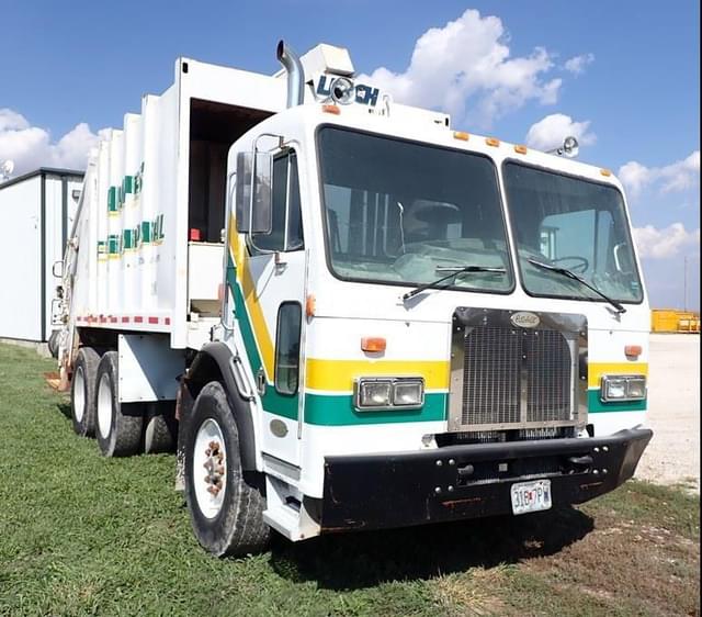 Image of Peterbilt 320 equipment image 3