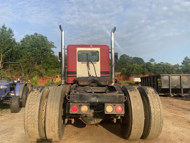 Image of Peterbilt 357 equipment image 4