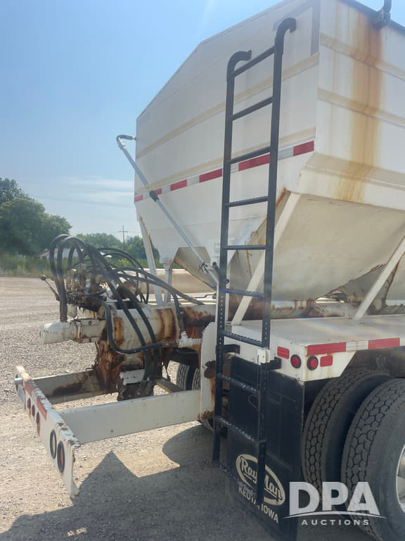 Image of Peterbilt 357 equipment image 2