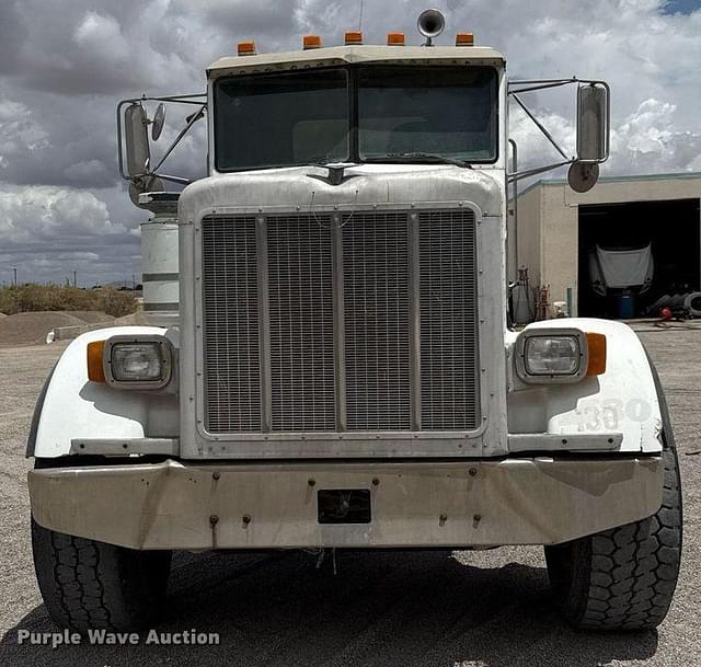 Image of Peterbilt 357 equipment image 1