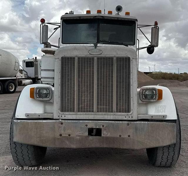 Image of Peterbilt 357 equipment image 1
