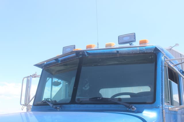 Image of Peterbilt 377 equipment image 2