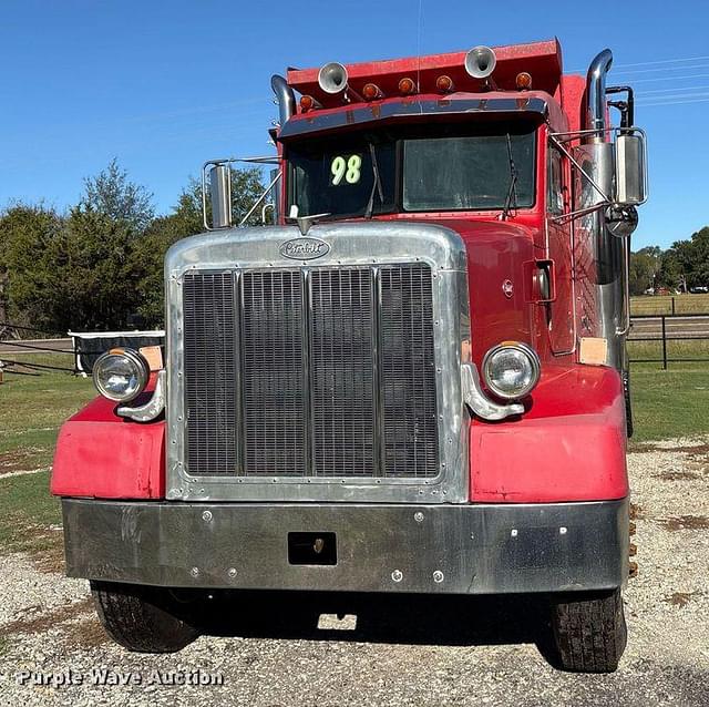 Image of Peterbilt 377 equipment image 1