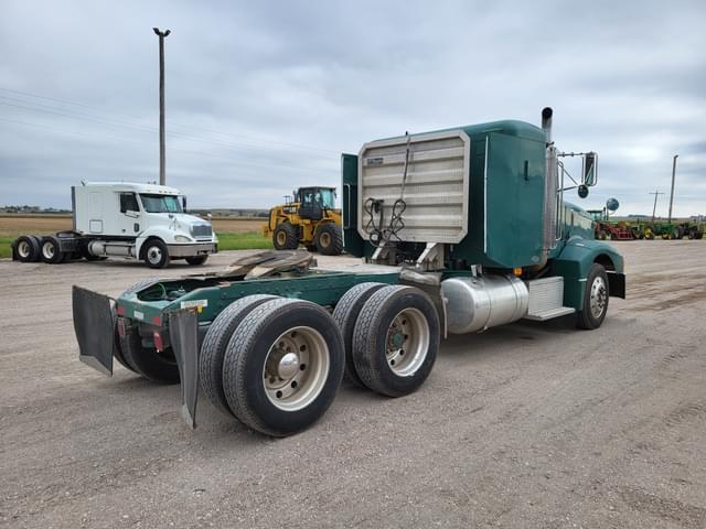 Image of Peterbilt 377 equipment image 1