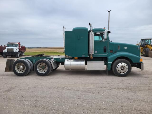 Image of Peterbilt 377 equipment image 3