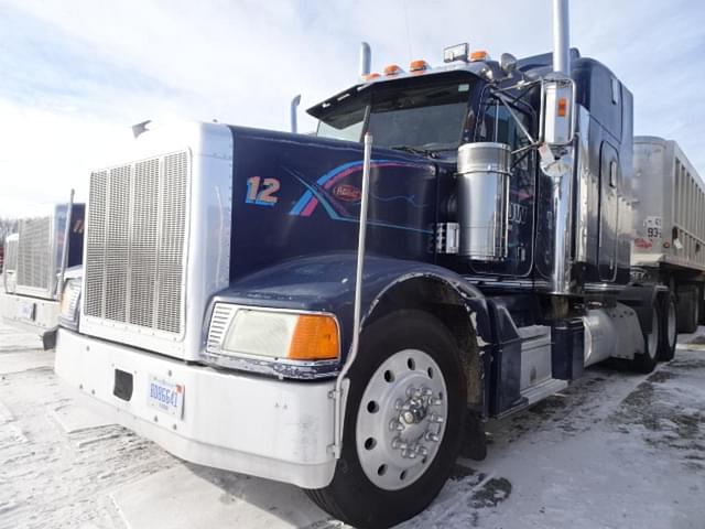 Image of Peterbilt 377 equipment image 2