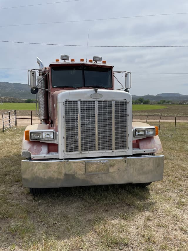 Image of Peterbilt 378 equipment image 3