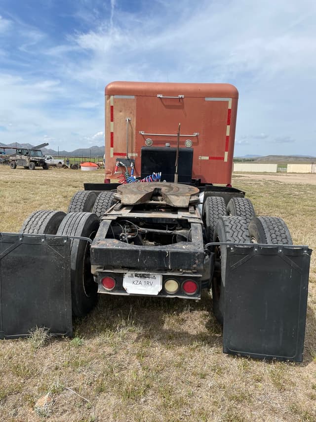 Image of Peterbilt 378 equipment image 4