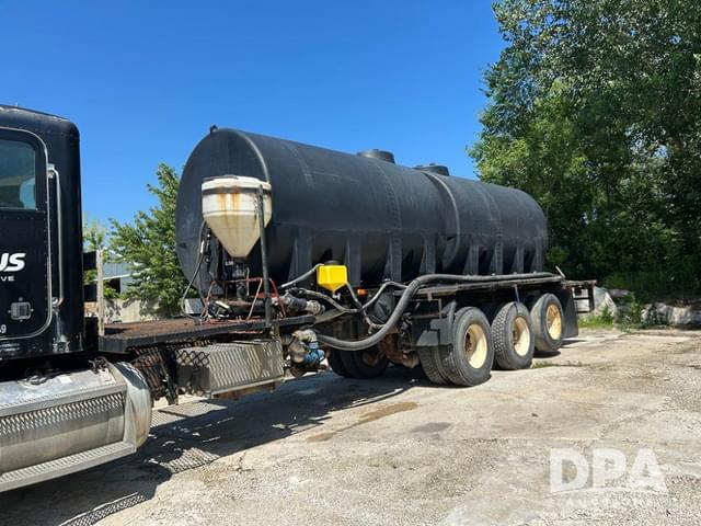 Image of Peterbilt 378 equipment image 2