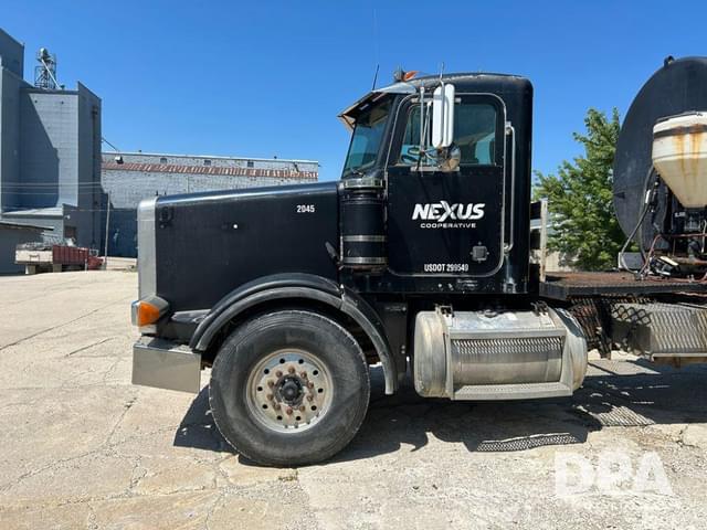 Image of Peterbilt 378 equipment image 3