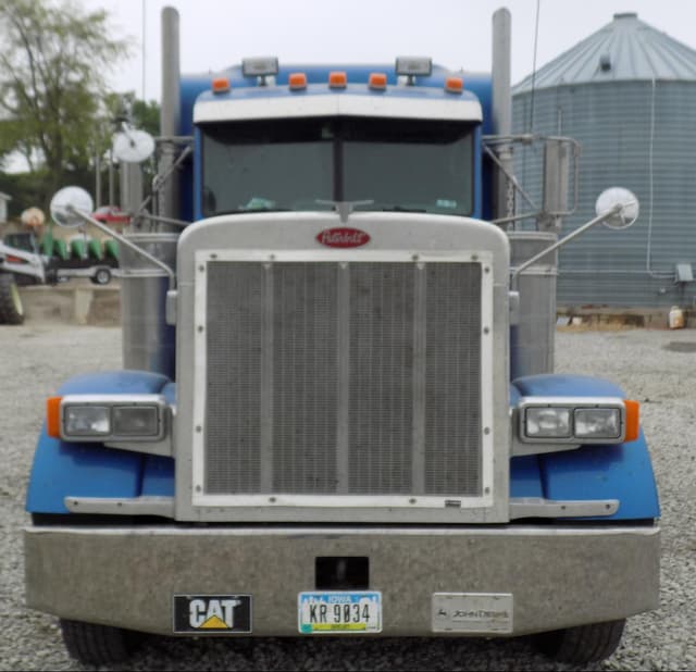 Image of Peterbilt 379 equipment image 1