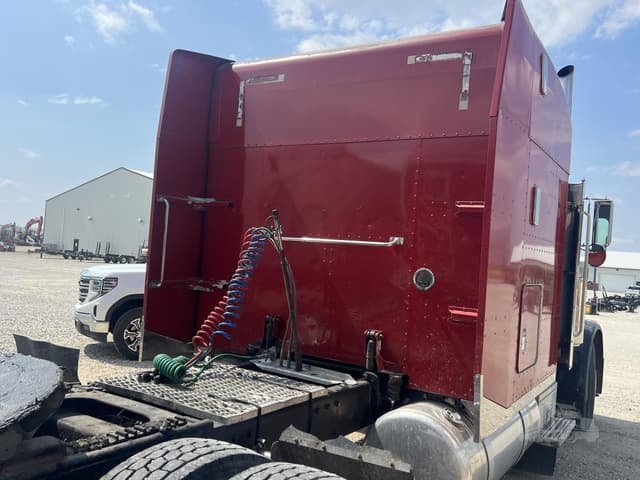 Image of Peterbilt 379 equipment image 3