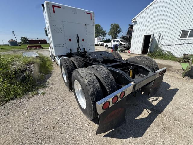 Image of Peterbilt 379 equipment image 2