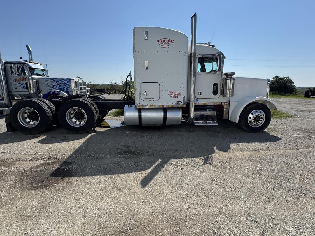 Image of Peterbilt 379 Primary image