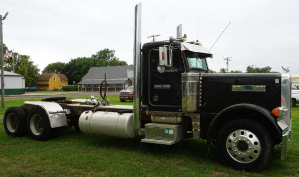 Image of Peterbilt 379 equipment image 2