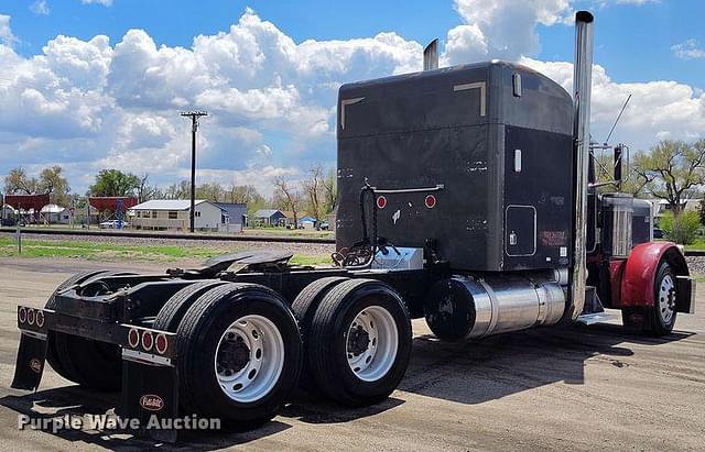 Image of Peterbilt 379 equipment image 4