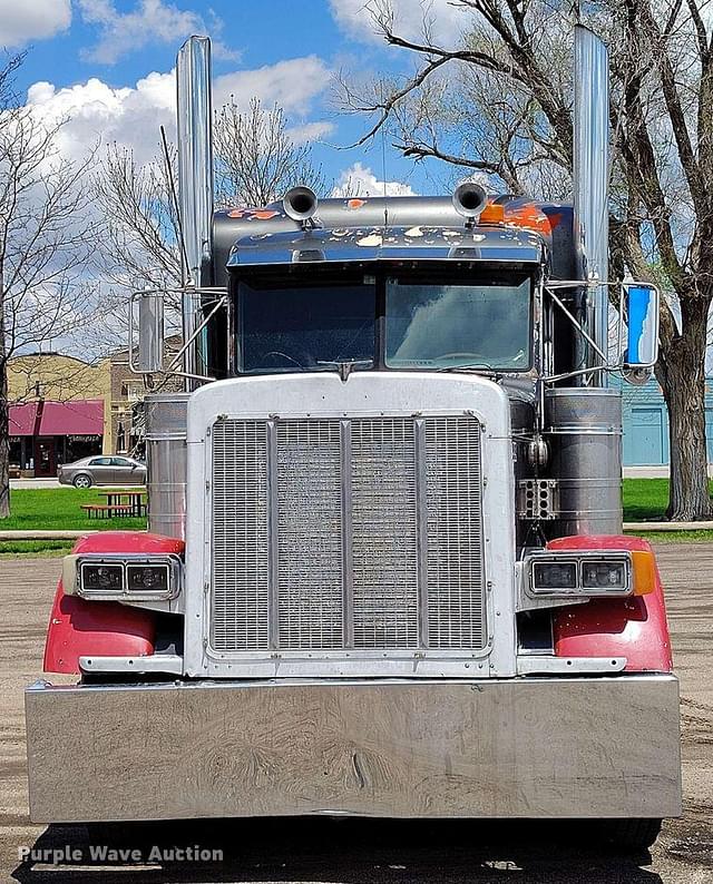 Image of Peterbilt 379 equipment image 1