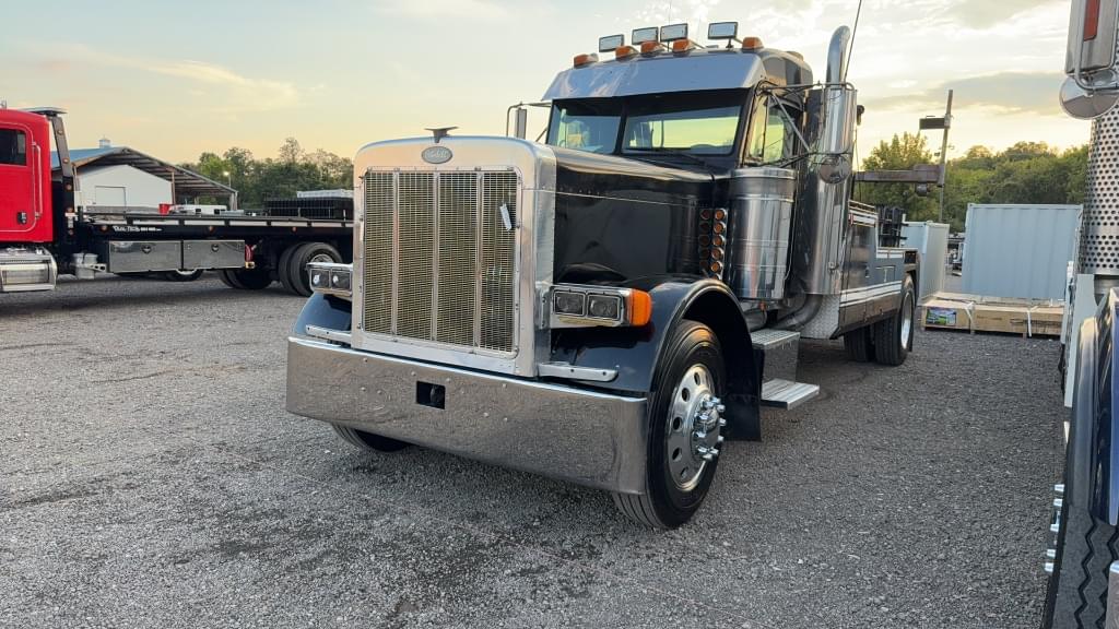 Image of Peterbilt 379 Primary image