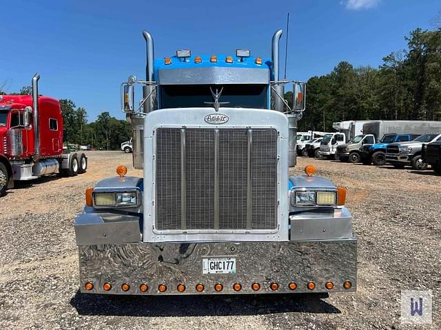 Image of Peterbilt 379 equipment image 1