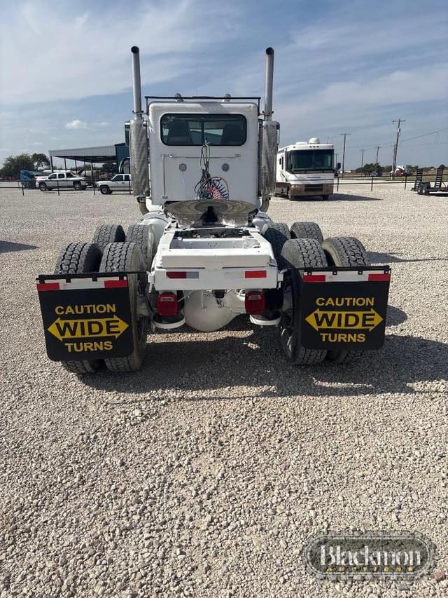 Image of Peterbilt 379 equipment image 4