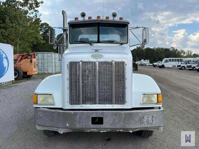 Image of Peterbilt 385 equipment image 2