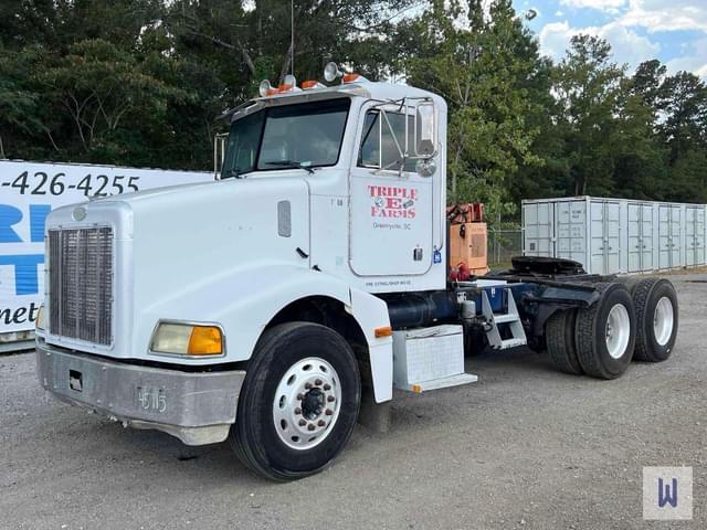 Image of Peterbilt 385 equipment image 1