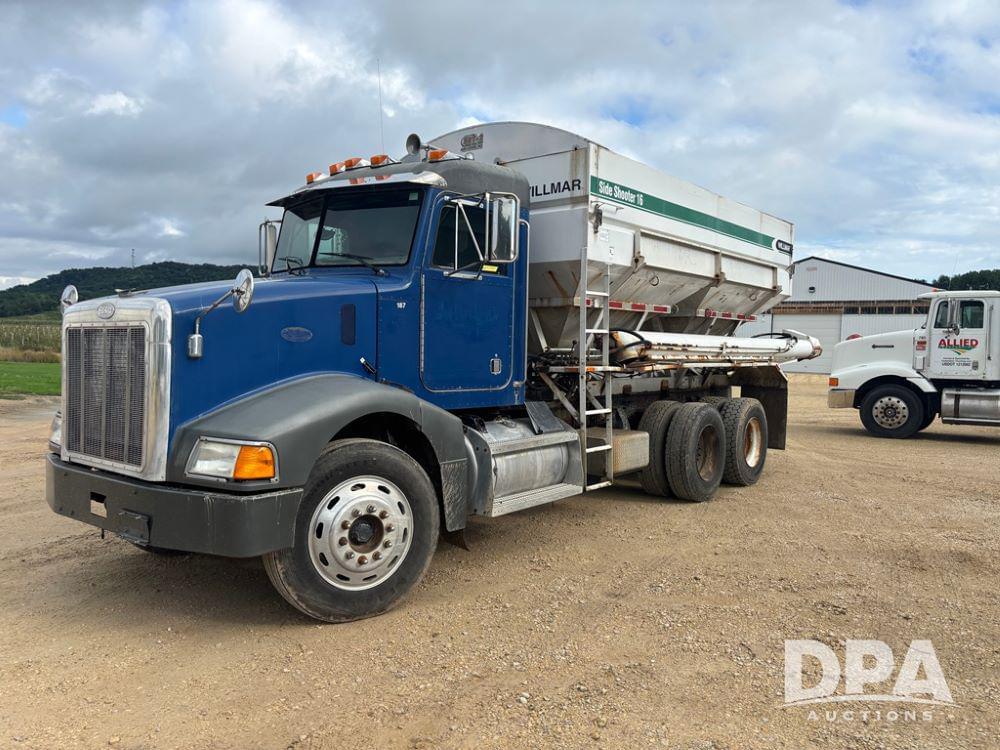 Image of Peterbilt 385 Primary image