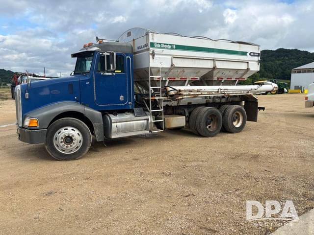 Image of Peterbilt 385 equipment image 1