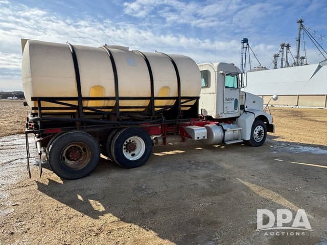 Image of Peterbilt 385 equipment image 4