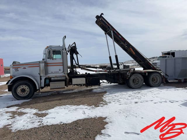 Image of Peterbilt 389 equipment image 1