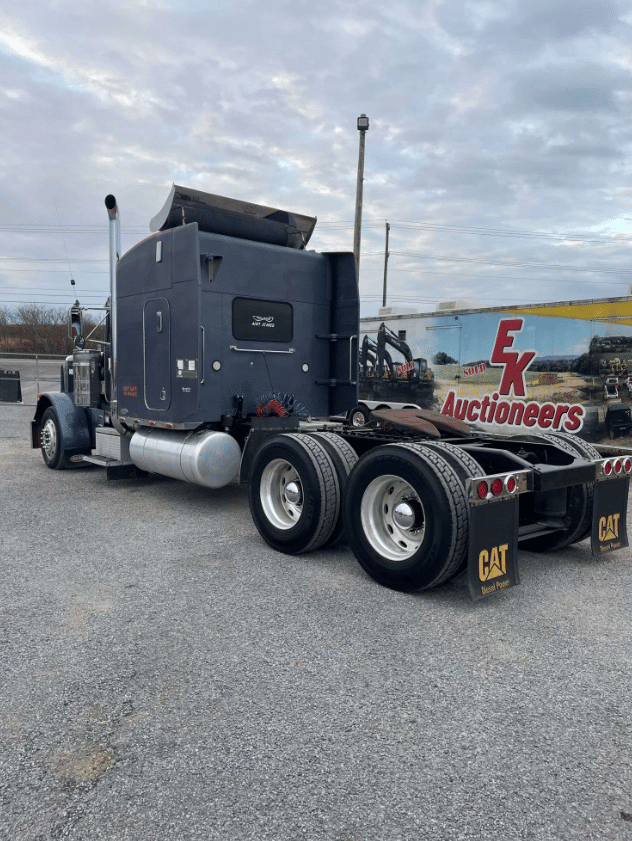 Image of Peterbilt 379 equipment image 3
