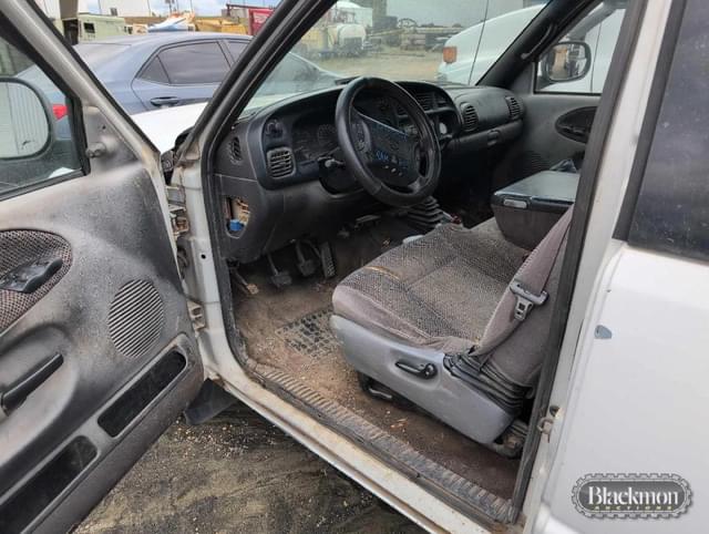Image of Dodge Ram 3500 equipment image 1