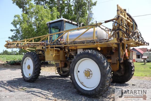 Image of RoGator 854 equipment image 3