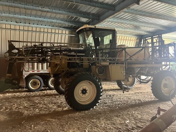 Main image Ag-Chem RoGator 664