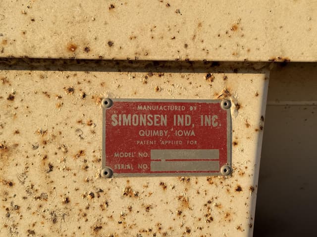 Image of International 8100 equipment image 1