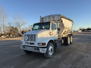 1998 International 8100 Image