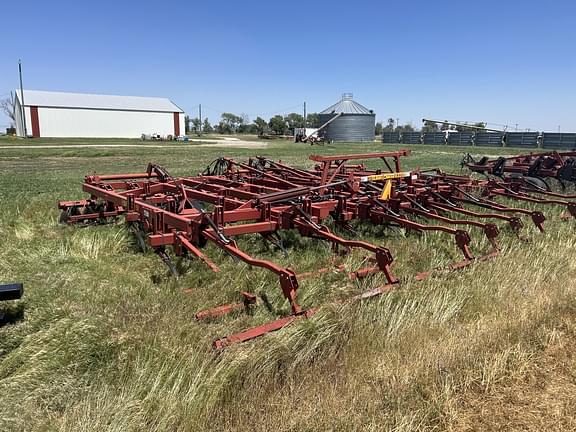 Image of Sunflower 6332-26 equipment image 1