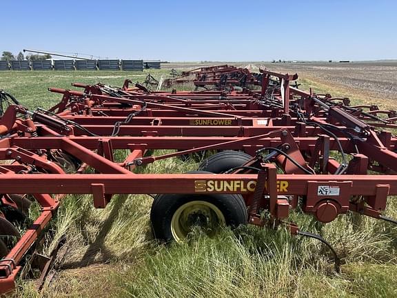 Image of Sunflower 6332-26 equipment image 4