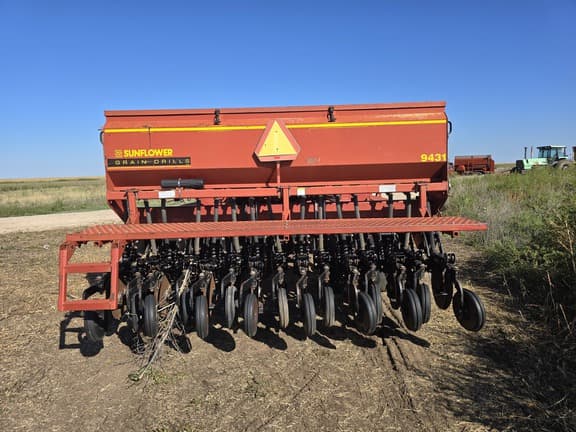 Image of Sunflower 9431-30 equipment image 2