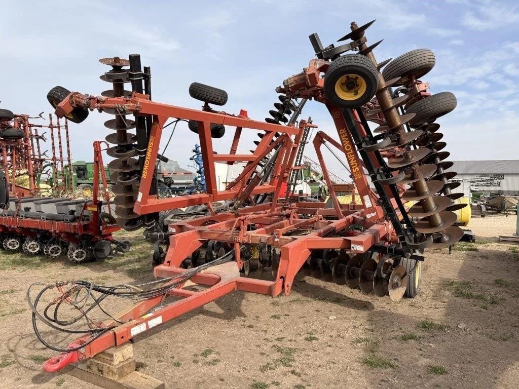 1998 Sunflower 1433-32 Equipment Image0