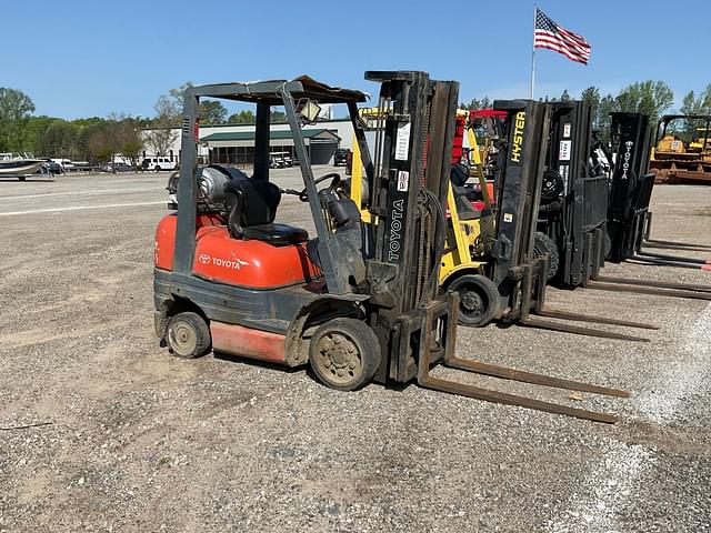 Image of Toyota 426FGCU25 equipment image 2