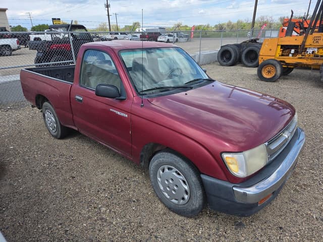 Image of Toyota Tacoma equipment image 1