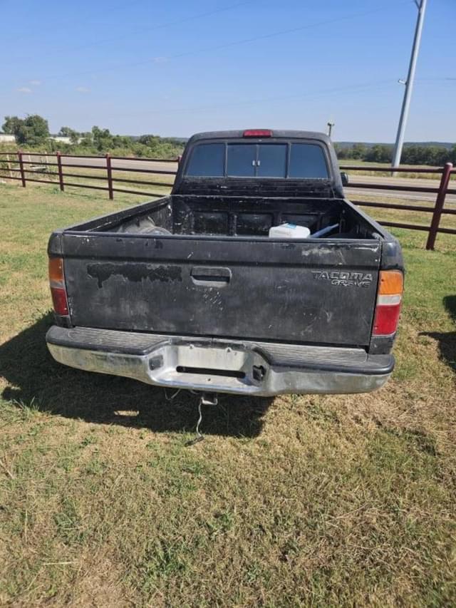 Image of Toyota Tacoma equipment image 4