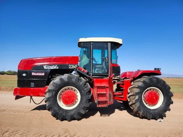 Image of Versatile 2360 equipment image 1