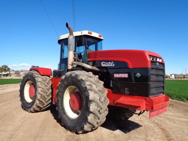 Image of Versatile 2360 equipment image 4