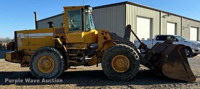 Image of Volvo L120C equipment image 3