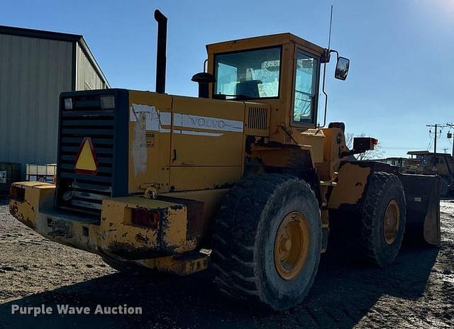 Image of Volvo L120C equipment image 4